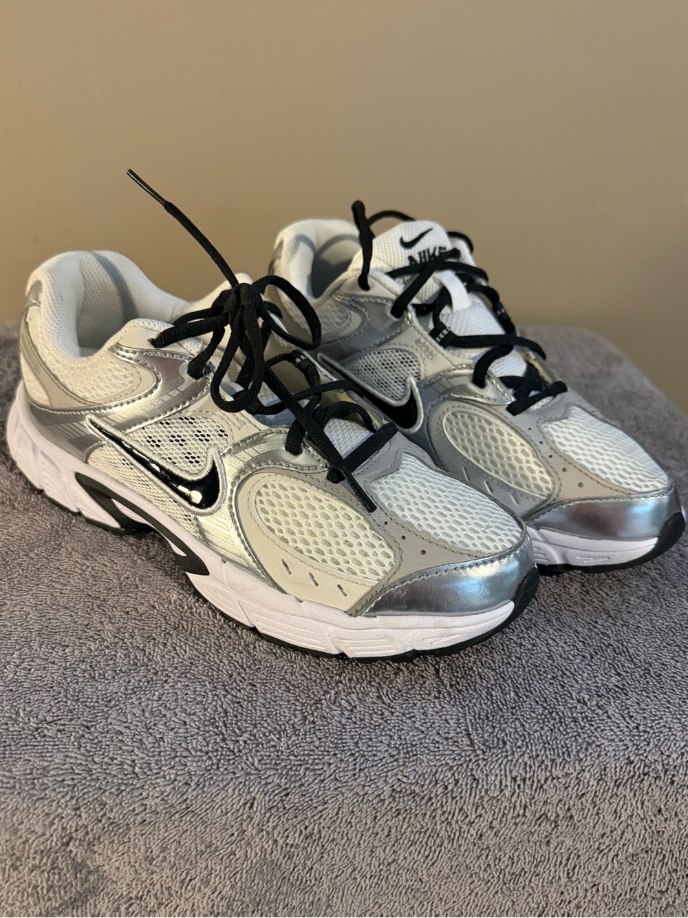 Nike Kids Silver, White & Black Athletic Sneakers